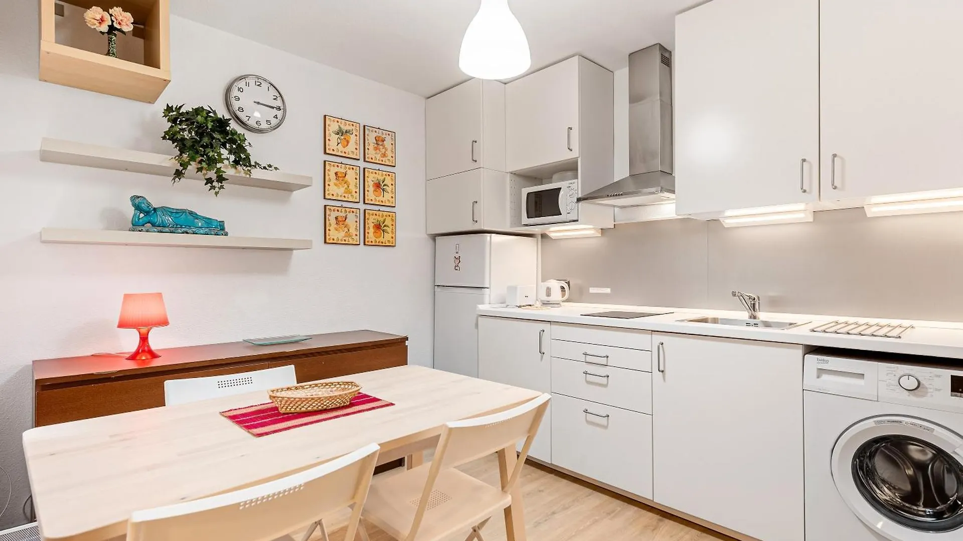 Small Apartment In Malaga-Beach 马拉加